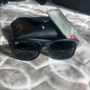 Ray-Ban Classic Black Sunglasses